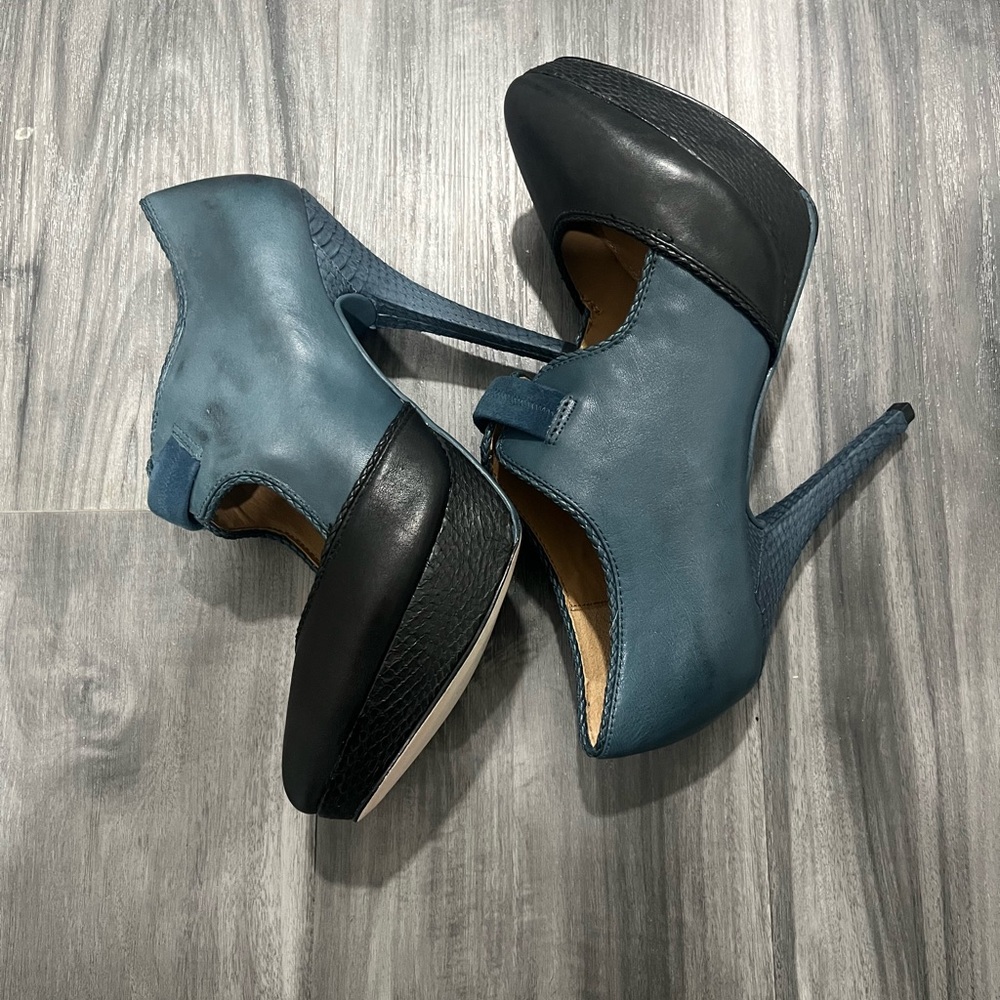 Ella Moss Blue and Black Heels